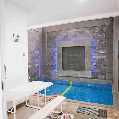Schones Haus Private Pool & Netflix By Grorental Bandung Exteriér fotografie