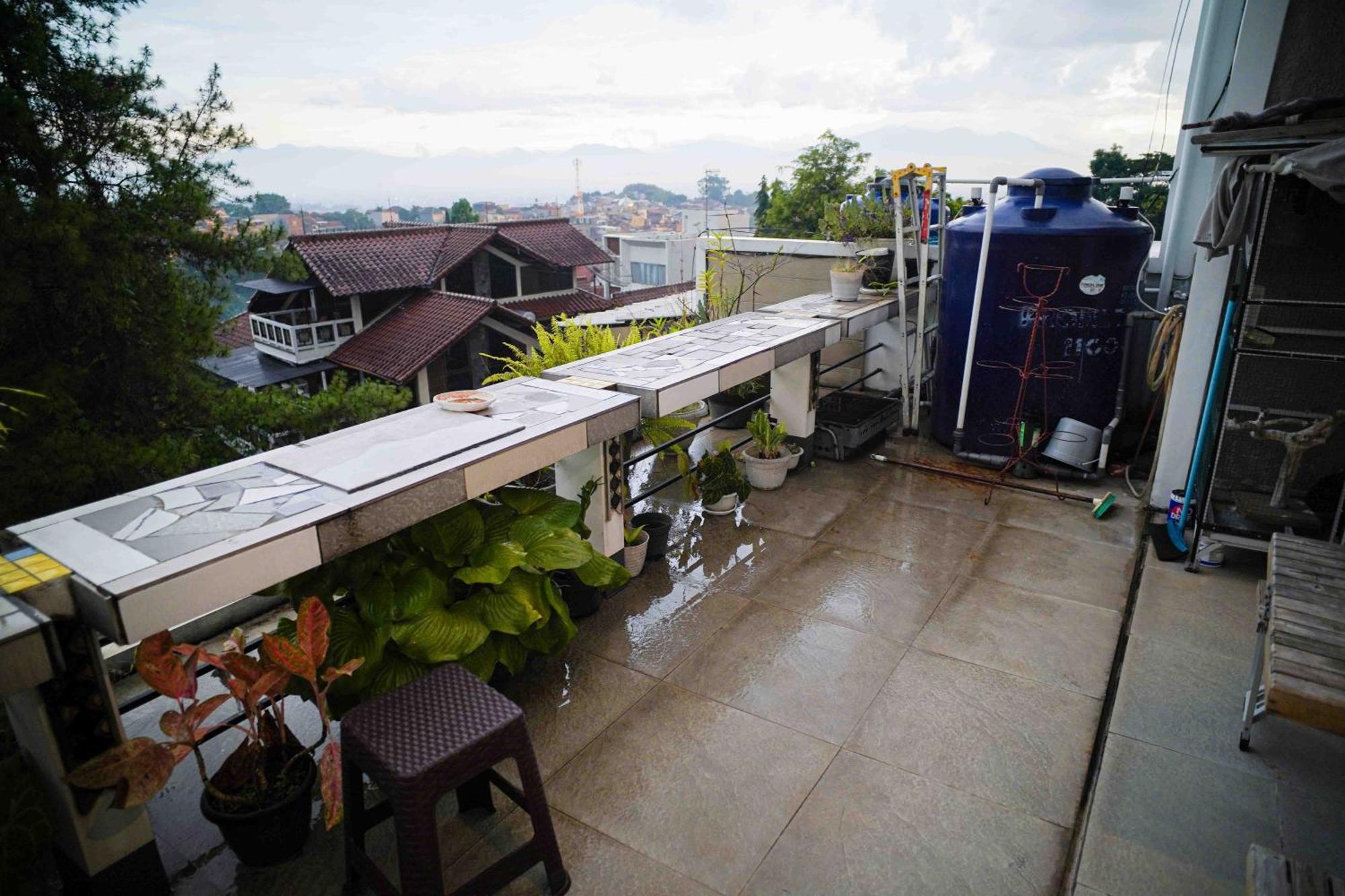 Schones Haus Private Pool & Netflix By Grorental Bandung Exteriér fotografie
