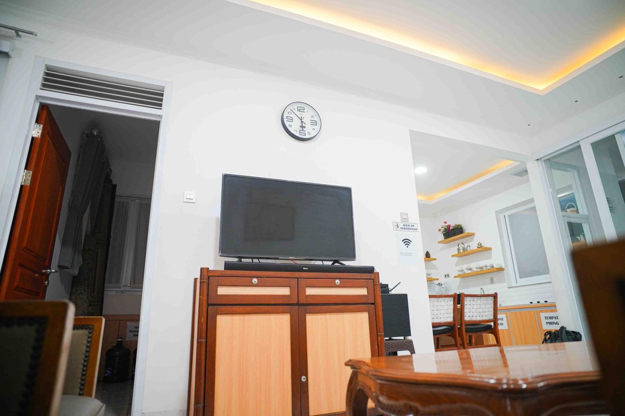 Schones Haus Private Pool & Netflix By Grorental Bandung Exteriér fotografie